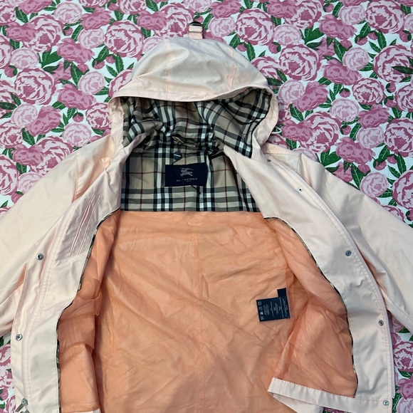 Burberry Light Pink Hooded Utility Jacket - Picture 5 of 9